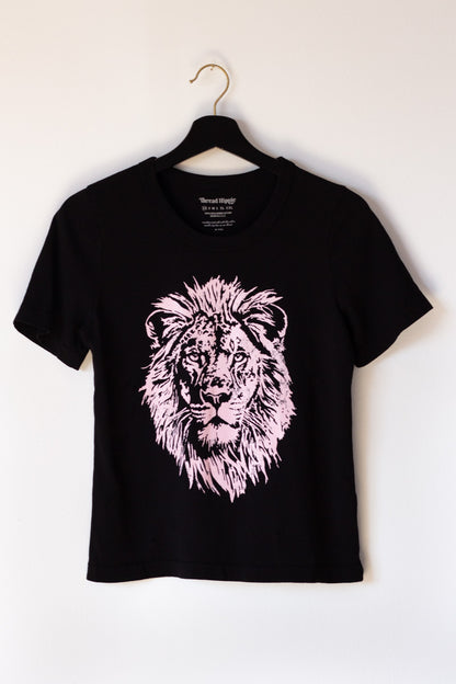 the "mane energy III" graphic tee on black