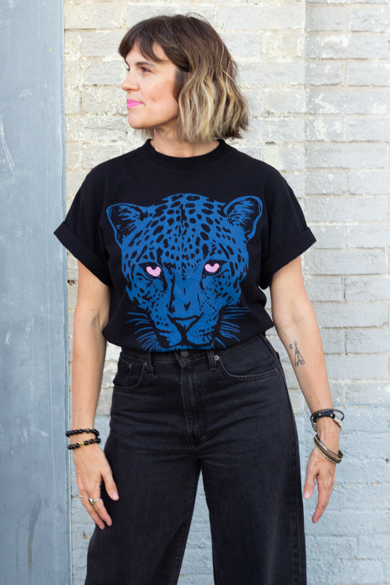 the "snow leopard III" graphic tee on black