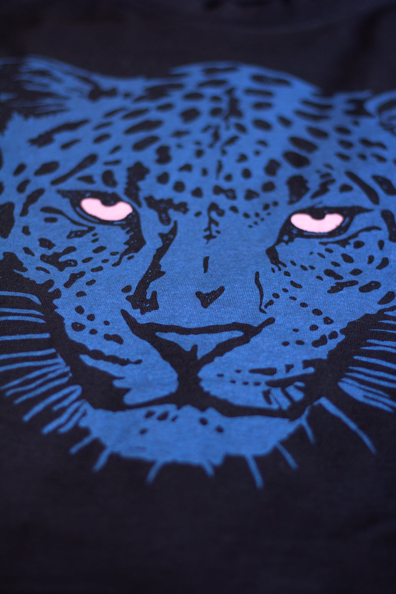 the "snow leopard III" graphic tee on black