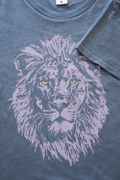 Thread Hippie new lion tee detail photo.